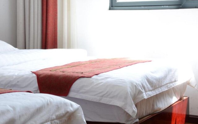 Dali Ancient Town Liubai Coffee Hostel
