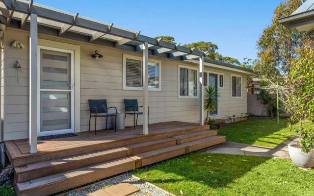 On The Beach at Vincentia 4pm Check Out Sundays