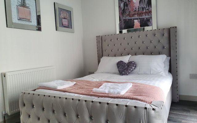 Deluxe 4 Person Suite in Liverpool City Center
