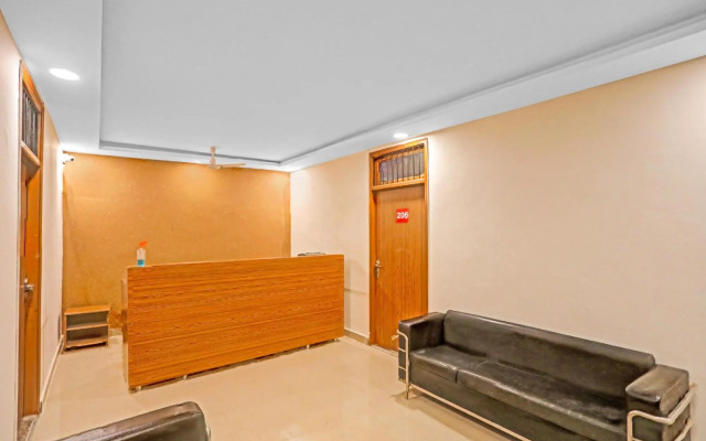 OYO 85984 Hotel Happy Spring