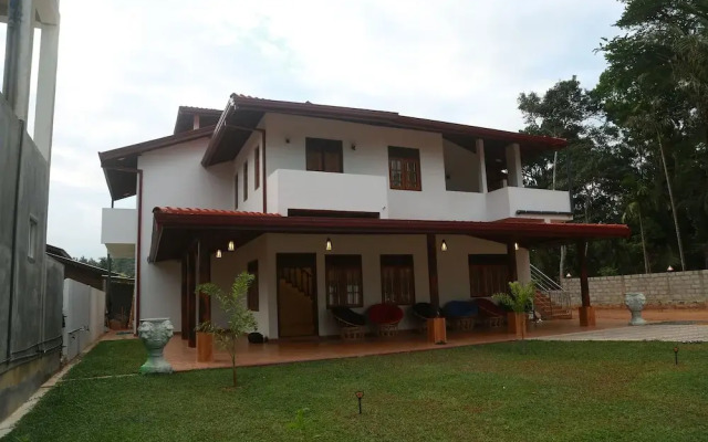 Mamas Palace Hiriketiya