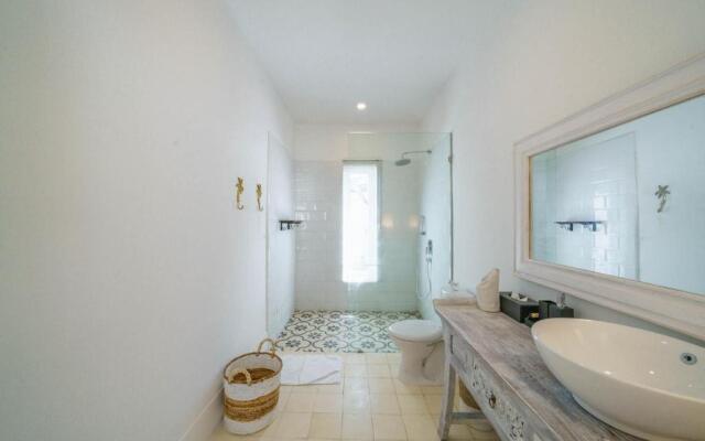 Villa Kelapa Putih - Spacious 4-bedroom Villa with pool PERFECT LOCATION