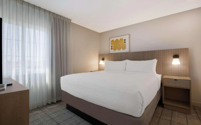Sonesta Simply Suites Baltimore BWI Airport