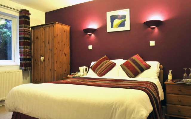 St John's Lodge (incl off-site health club)