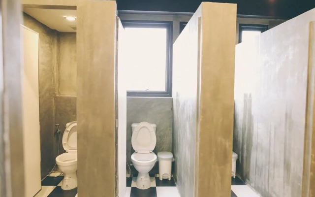 Koenji Guest House & Bar Chiang Mai