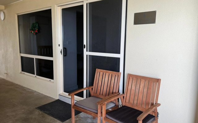 Beachside & Jetty View Apartment 4 - First Mate Apartment