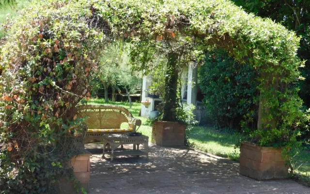 Appartamento con piscina immersa nel verde