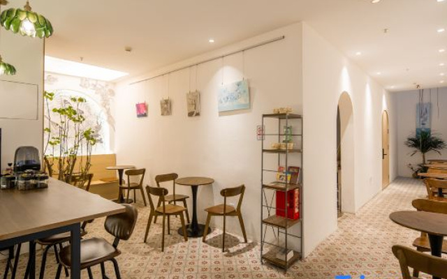 Floral Hotel · Yue hotel