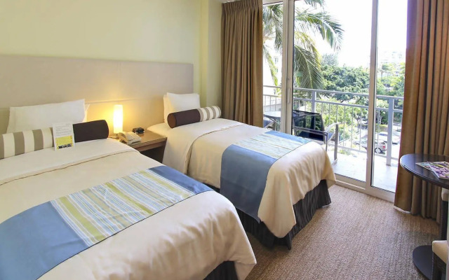 Kaimana Beach Hotel