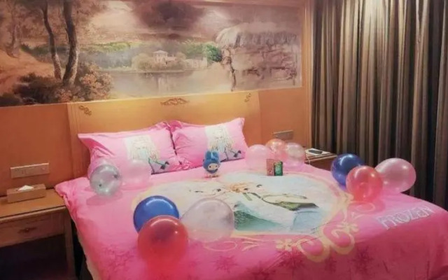 Vienna Hotel ( Guanlanhu station Shanshui Tianyuan)