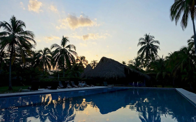 Huku Beach Hostel