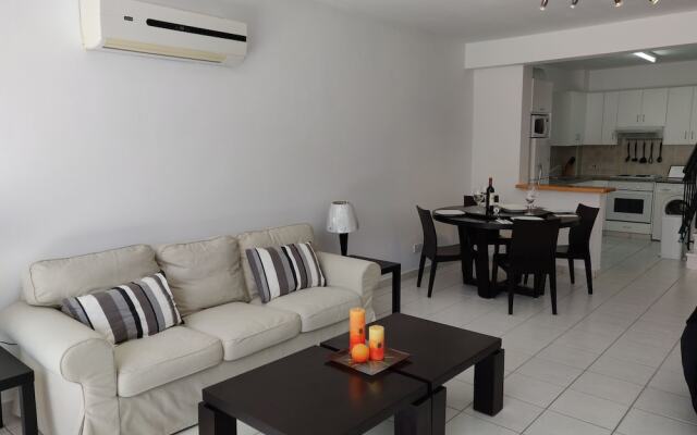 Cyprus-2 Beds Ensuite, Pool, Patios, Wifi, Parking