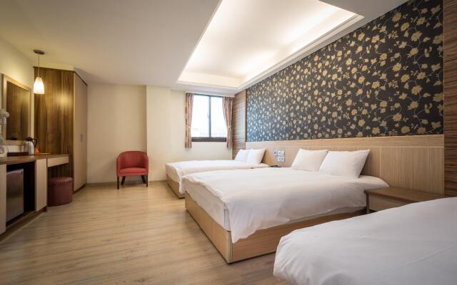 Yadi Hotel