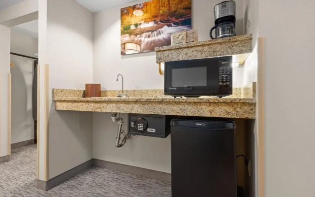 Camelback Lodge & Aquatopia Indoor Waterpark