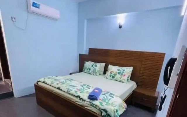 Luxuary Al Jannat Hotel