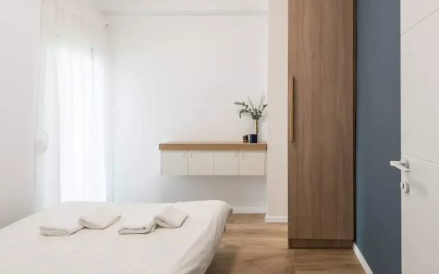 Central C&P Minimal Apartment