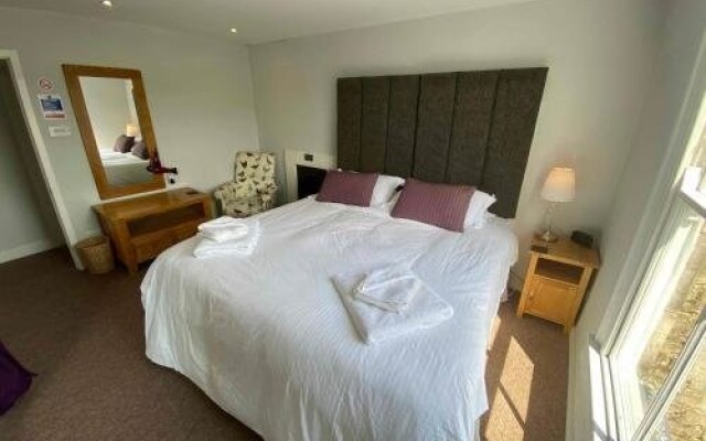 Bath Roof Terrace Apartment, City Centre, Sleeps 8