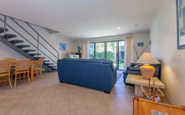 Kristie Court, 2/7 Weatherly Close