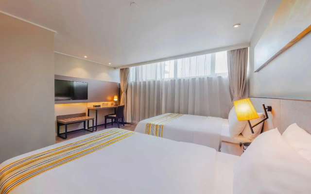 Homeinn Plus Hotel (Hangzhou West Lake Lakeside Wushan Square Hefang Street)