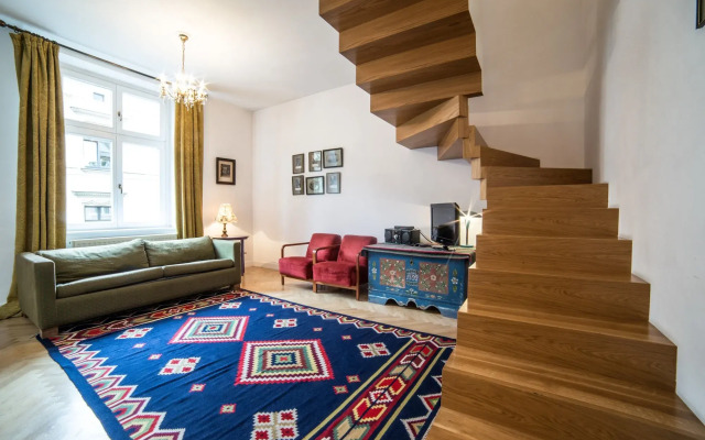 Crystal Suites Old Town