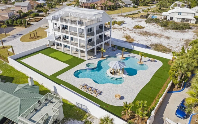 Bourbon Beach by Five Star Properties