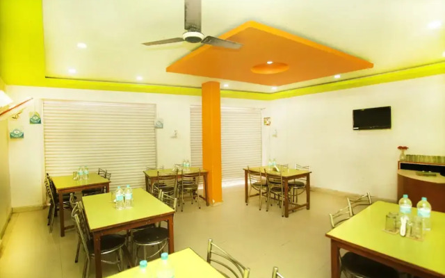 OYO 335 Hotel Nayaram