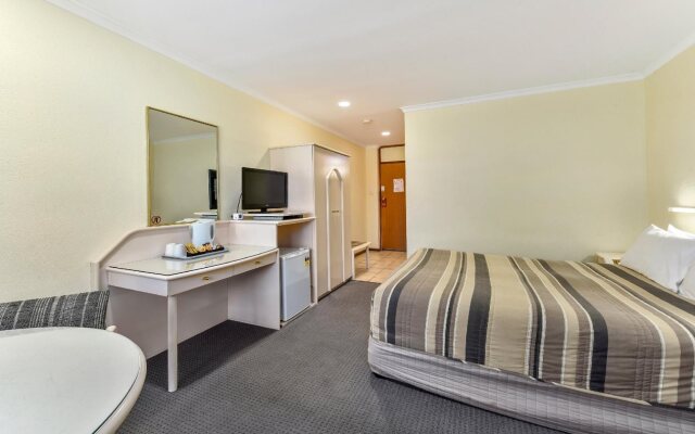 William Macintosh Motor Lodge