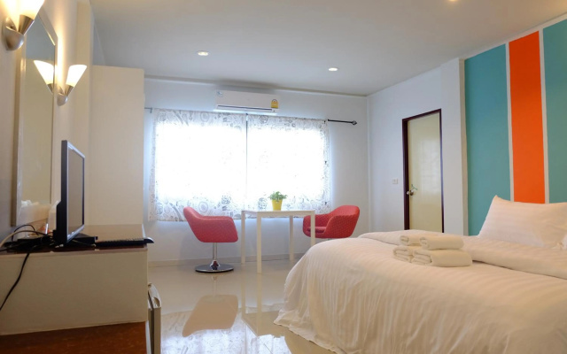Juntima Place at Amphawa – Guest Rooms – Amphawa