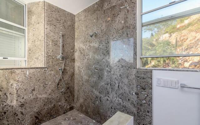 The one and only Pedregal Hollywood House