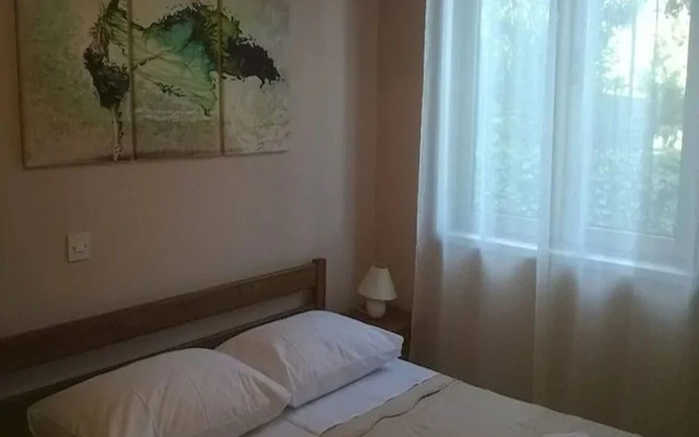 Frane - With Garden - A1