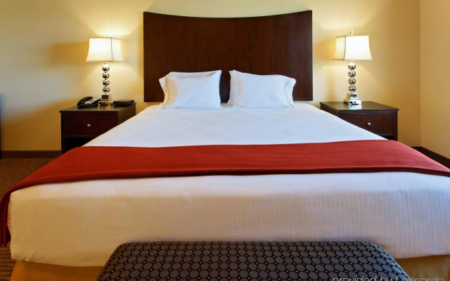 Holiday Inn Express Hotel & Suites Cleburne by IHG