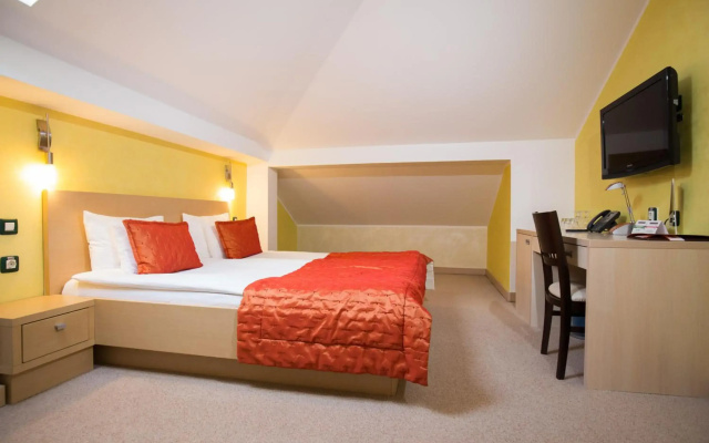 Euro Garni Hotel