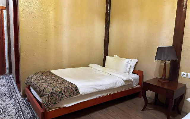 Sultan Kyzyl-Kia (Султан Кызыл-Кия)