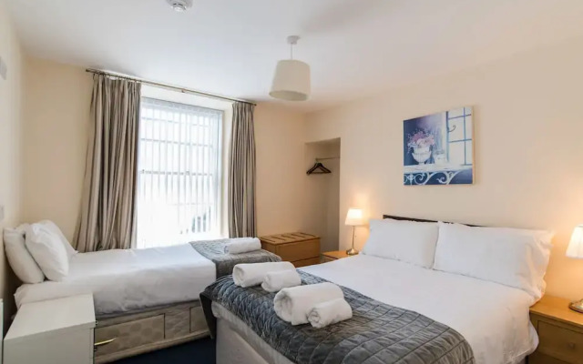Marine Apartment