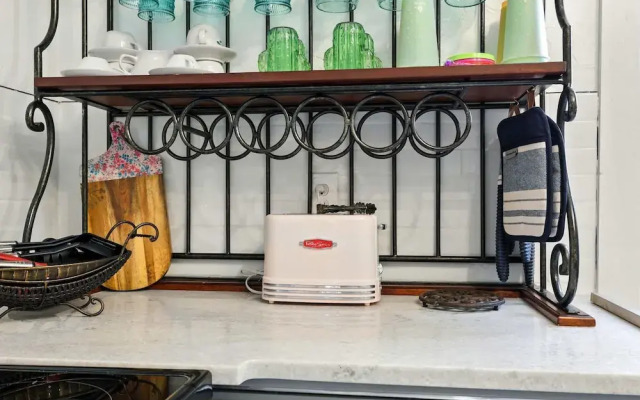 Periwinkle Perch - Home for 4