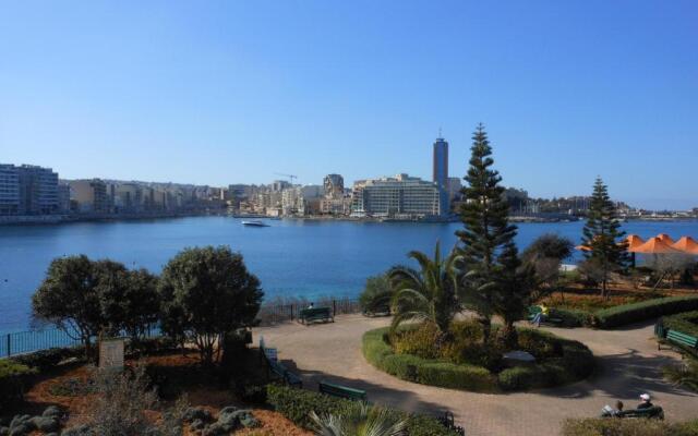 Seafront Apartment Sliema