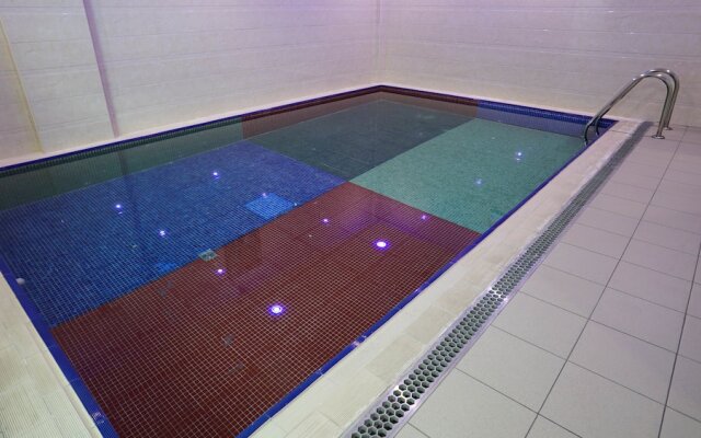 Diamond Suites