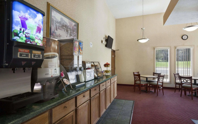 Travelodge by Wyndham La Porte/Michigan City Area