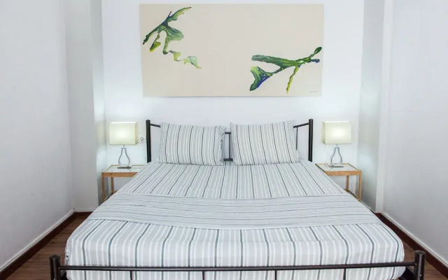 Modern-deluxe central apt in Athens