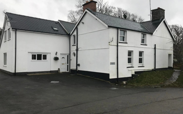 Pentre Farmhouse