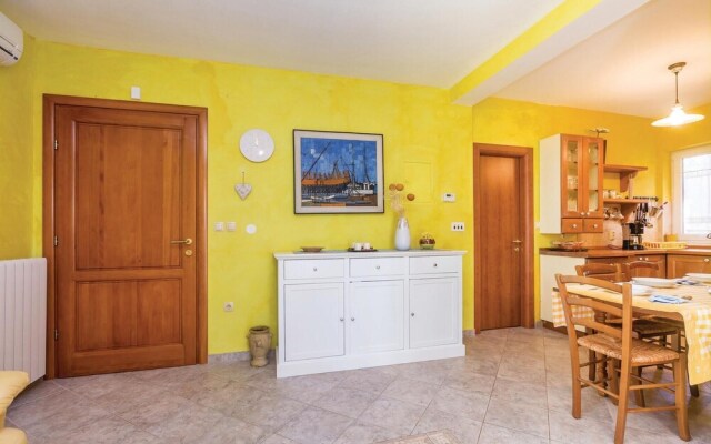 Amazing Home in Cizici With Wifi and 1 Bedrooms