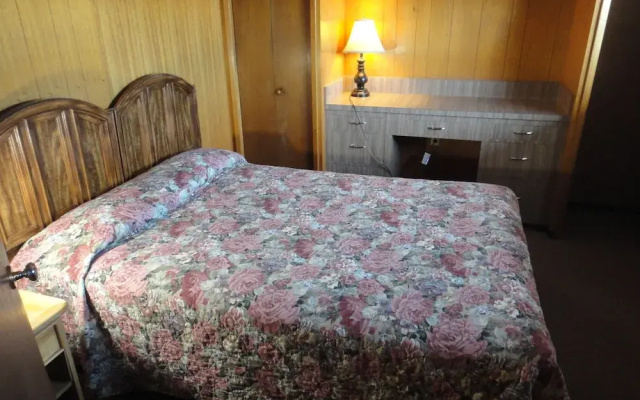 Airport Inn Motel And RV Park