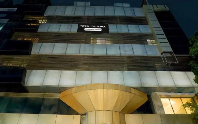 Premium Room Near Pataleshwar Temple, Pune