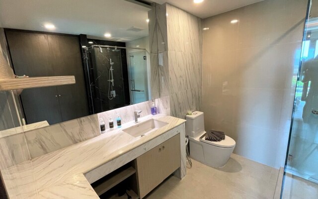 Deluxe apartment at Panora by Lofty