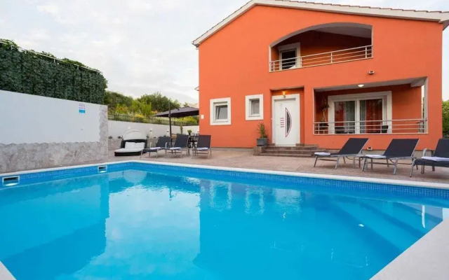 Holiday House Klaric