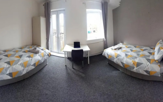 Entire House With 3 Bedrooms