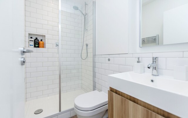 Soho Apartments by BaseToGo