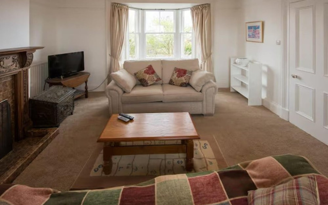 Near Beach - Pets - Bbq - Fireplace - Sleeps 10