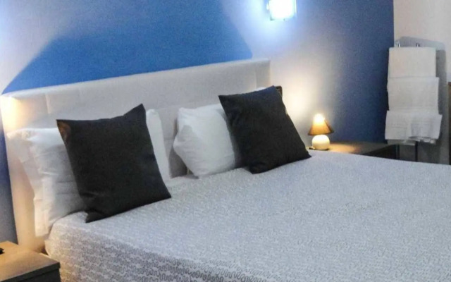 Suites Holiday Rooms