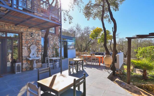 Kale Lodge - Adult Only + 15